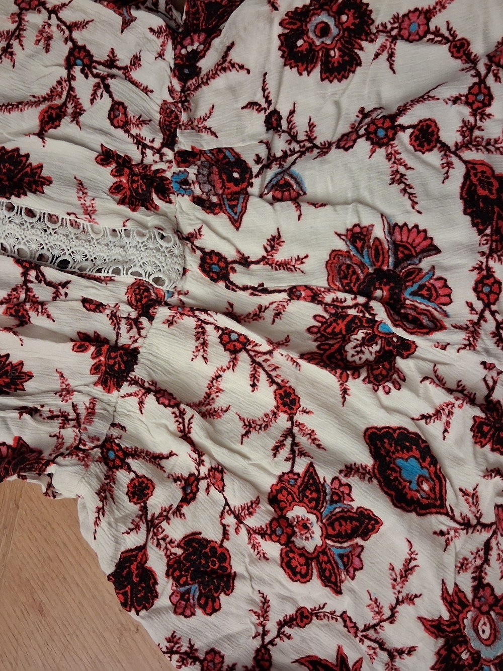 Astr Floral Lace-Trim Cotton Top in White, Red, Blue - Picture 4 of 7